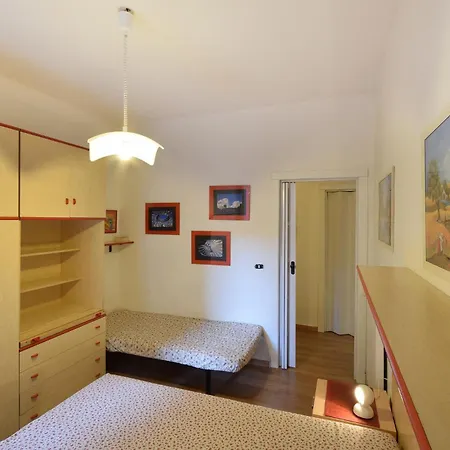 דירה In With Kitchenette