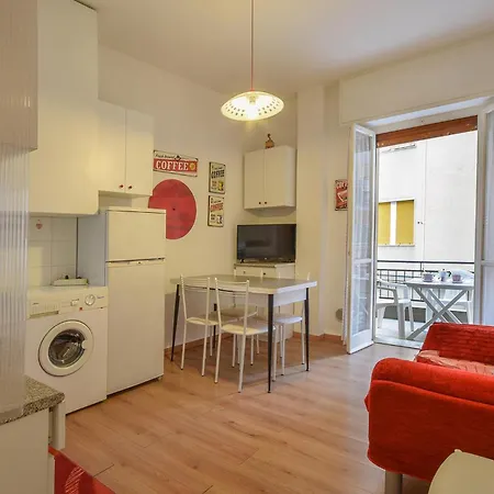 1 Bedroom Amazing In Lägenhet Loano